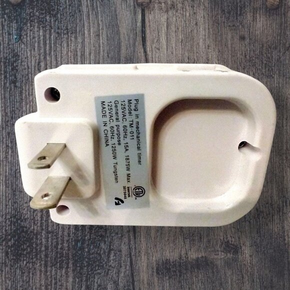 Intertek 24 Hour Mechanical Lamp Timer - Picture 7 of 7